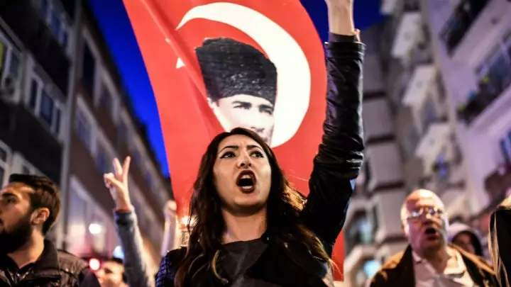 തുര്‍ക്കിയില്‍ ഹിതപരിശോധനക്കെതിരെ പ്രതിപക്ഷം കോടതിയില്‍