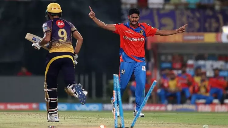 നെറ്റ് ലോകത്ത് മലയാളി തന്നെ പുലി. എമേര്ജിഭ് പ്ലേയര് വോട്ടിങില് ബേസില് തന്പി ബഹുദൂരം മുന്നില് നെറ്റ് ലോകത്ത് മലയാളി തന്നെ പുലി. എമേര്ജിഭ് പ്ലേയര് വോട്ടിങില് ബേസില് തന്പി ബഹുദൂരം മുന്നില്