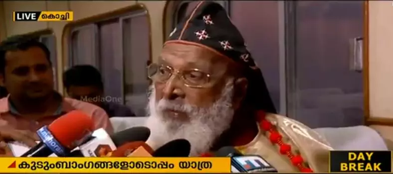കടലിലെ അസ്തമയം കാണാന് ക്രിസോസ്റ്റം കടലിലെ അസ്തമയം കാണാന് ക്രിസോസ്റ്റം