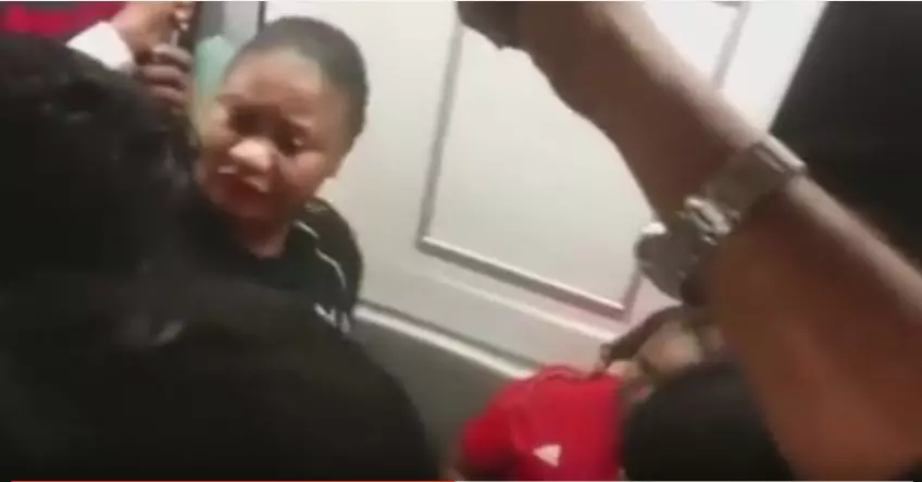 ഡല്ഹിയില് വംശീയ അധിക്ഷേപം നടത്തിയവര്ക്കെതിരെ വസ്ത്രമുരിഞ്ഞ് പ്രതിഷേധം ഡല്ഹിയില് വംശീയ അധിക്ഷേപം നടത്തിയവര്ക്കെതിരെ വസ്ത്രമുരിഞ്ഞ് പ്രതിഷേധം