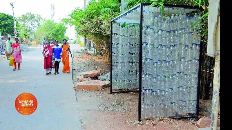 പ്ലാസ്റ്റിക് കുപ്പികള് കളയേണ്ട; നമുക്ക് ബസ് സ്റ്റോപ്പുണ്ടാക്കാം പ്ലാസ്റ്റിക് കുപ്പികള് കളയേണ്ട; നമുക്ക് ബസ് സ്റ്റോപ്പുണ്ടാക്കാം
