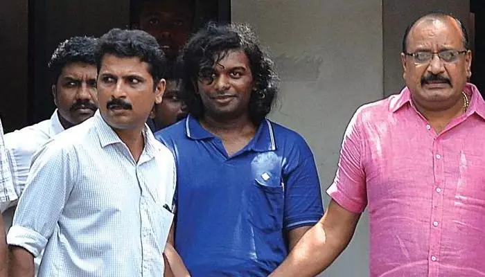 നന്തൻകോട് കൂട്ടക്കൊലക്കേസിലെ പ്രതിക്ക് വിചാരണ നേരിടാനാവില്ലെന്ന് മെഡിക്കൽ റിപ്പോർട്ട് നന്തൻകോട് കൂട്ടക്കൊലക്കേസിലെ പ്രതിക്ക് വിചാരണ നേരിടാനാവില്ലെന്ന് മെഡിക്കൽ റിപ്പോർട്ട്