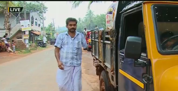 ഒരു കയ്യില്ലെങ്കിലും കൈ നിറയെ വെള്ളം പകര്‍ന്ന് ഉമര്‍ കോയ