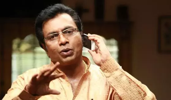 വിവരാവകാശ നിയമം വജ്രായുധമാക്കിയ നടന്, മാലിന്യം കൊണ്ട് പൊറുതിമുട്ടിയ 10 കുടുംബങ്ങള്ക്ക് ആശ്വാസമായി വിവരാവകാശ നിയമം വജ്രായുധമാക്കിയ നടന്, മാലിന്യം കൊണ്ട് പൊറുതിമുട്ടിയ 10 കുടുംബങ്ങള്ക്ക് ആശ്വാസമായി