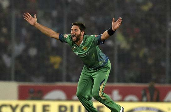 എല്‍ബിഡബ്ല്യു എന്തെന്നറിയാത്ത അഫ്രീദി!