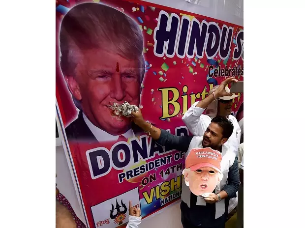 ട്രംപിന് പിറന്നാള്; ഹിന്ദുസേനയ്ക്ക് ഇന്ത്യയില് ആഘോഷം ട്രംപിന് പിറന്നാള്; ഹിന്ദുസേനയ്ക്ക് ഇന്ത്യയില് ആഘോഷം