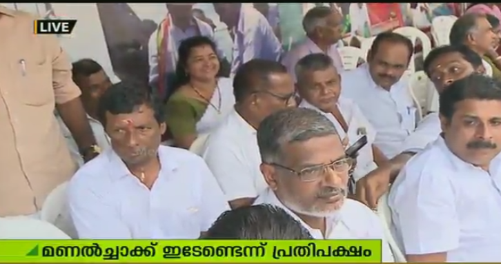 കടലാക്രമണം; സര്‍ക്കാരും പ്രതിപക്ഷവും തമ്മില്‍ തുറന്നപോര്