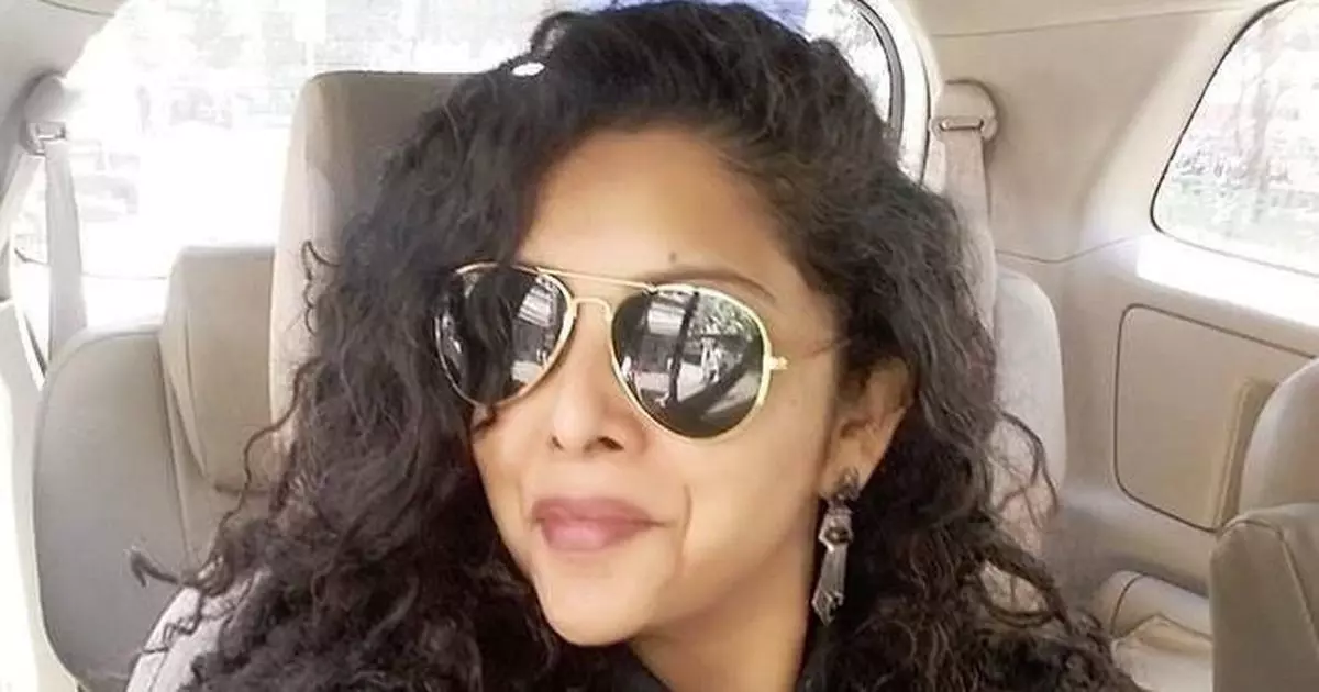 പ്രസിഡന്റ് സ്ഥാനാര്ഥിയെ വിമര്ശിച്ച റാണാ അയൂബിനെതിരെ ബിജെപിയുടെ പരാതി പ്രസിഡന്റ് സ്ഥാനാര്ഥിയെ വിമര്ശിച്ച റാണാ അയൂബിനെതിരെ ബിജെപിയുടെ പരാതി