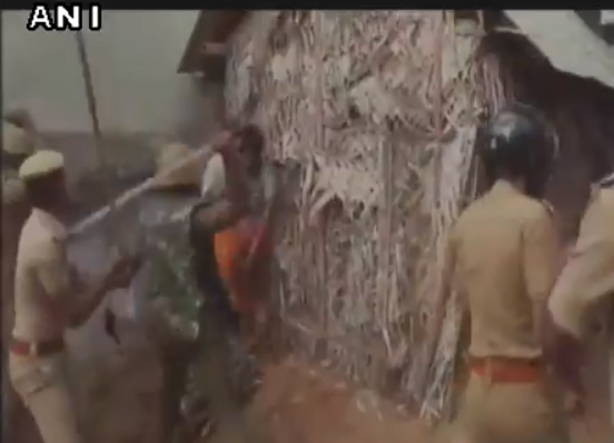 പഴനിയില്‍ കര്‍ഷകനെ ആക്രമിച്ച ഗോരക്ഷകരെ പിടികൂടി പെരുമാറി പോലീസ്