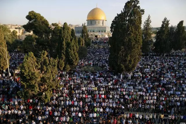 അല്‍ അഖ്സയില്‍ ഫലസ്തീന്‍കാര്‍ക്ക് ഇസ്രായേല്‍ അനുമതി നിഷേധിച്ചു