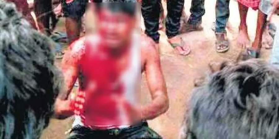 ആള്ക്കൂട്ടക്കൊല വീണ്ടും; മോഷ്ടാവെന്ന് ആരോപിച്ച് ആദിവാസി യുവാവിനെ തല്ലിക്കൊന്നു ആള്ക്കൂട്ടക്കൊല വീണ്ടും; മോഷ്ടാവെന്ന് ആരോപിച്ച് ആദിവാസി യുവാവിനെ തല്ലിക്കൊന്നു