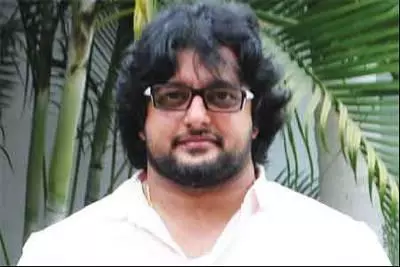 മധു വാര്യരുടെ മൊഴിയെടുക്കുന്നു