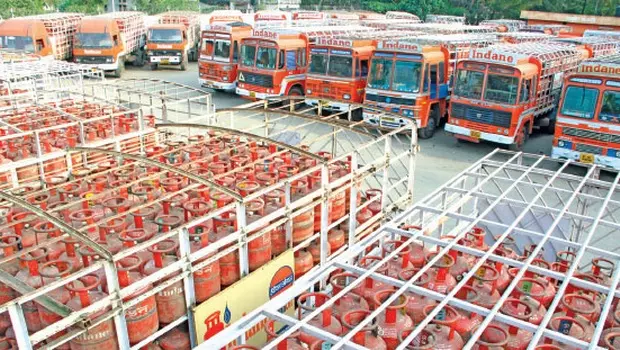 ഐഒസി സമരം തുടരുന്നു; പാചകവാതക വിതരണം ഇന്നും തടസ്സപ്പെട്ടു ഐഒസി സമരം തുടരുന്നു; പാചകവാതക വിതരണം ഇന്നും തടസ്സപ്പെട്ടു