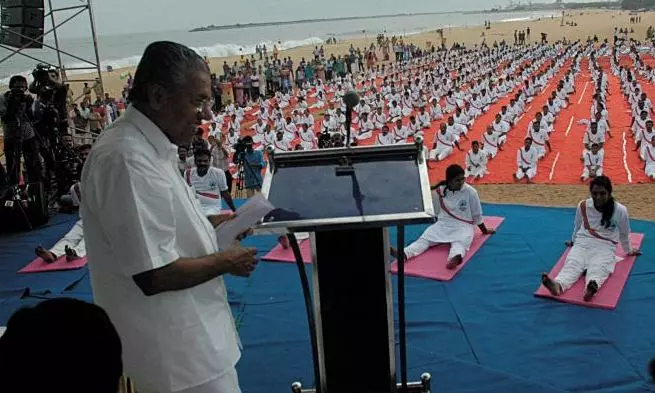 യോഗയെ ഹൈജാക്ക് ചെയ്യാന് ശ്രമം; യോഗ ഒരു മതത്തിന്റേതുമല്ലെന്ന് മുഖ്യമന്ത്രി യോഗയെ ഹൈജാക്ക് ചെയ്യാന് ശ്രമം; യോഗ ഒരു മതത്തിന്റേതുമല്ലെന്ന് മുഖ്യമന്ത്രി