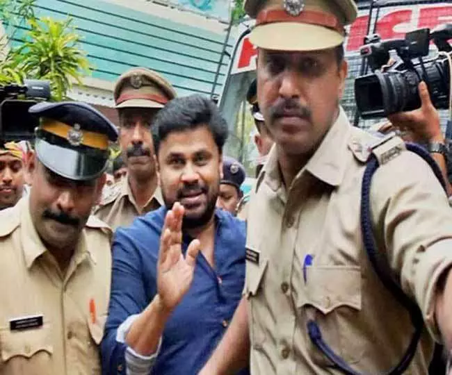 ഓണ ചിത്രങ്ങള് പൂര്ത്തിയാക്കാമെന്ന മോഹത്തിന് തിരിച്ചടി ഓണ ചിത്രങ്ങള് പൂര്ത്തിയാക്കാമെന്ന മോഹത്തിന് തിരിച്ചടി