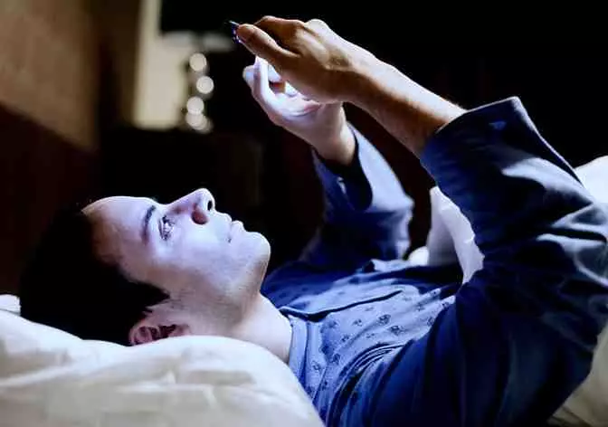 മരണത്തില് നിന്ന് കഷ്ടിച്ച് രക്ഷപെട്ട 22 കാരന് ബ്ലൂ വെയിലിന്റെ ഭീകരാനുഭവം വെളിപ്പെടുത്തുന്നു മരണത്തില് നിന്ന് കഷ്ടിച്ച് രക്ഷപെട്ട 22 കാരന് ബ്ലൂ വെയിലിന്റെ ഭീകരാനുഭവം വെളിപ്പെടുത്തുന്നു