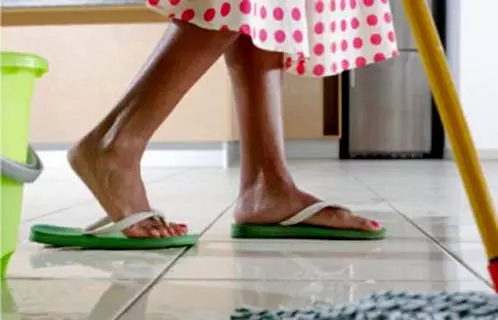 യുഎഇയിലേക്ക് ഗാർഹിക ജോലിക്കാരുടെ റിക്രൂട്ടിങ് കൂടുതൽ മെച്ചപ്പെടുത്താൻ നടപടി ശക്തം യുഎഇയിലേക്ക് ഗാർഹിക ജോലിക്കാരുടെ റിക്രൂട്ടിങ് കൂടുതൽ മെച്ചപ്പെടുത്താൻ നടപടി ശക്തം