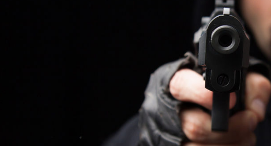 സെൽഫി എടുക്കുന്നതിനിടെ എട്ടു വയസുകാരന്‍റെ തലക്ക് വെടിയേറ്റു