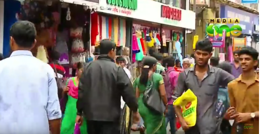 അവസാനവട്ട ഒരുക്കങ്ങളുമായി ഇന്ന് ഉത്രാട പാച്ചില്‍