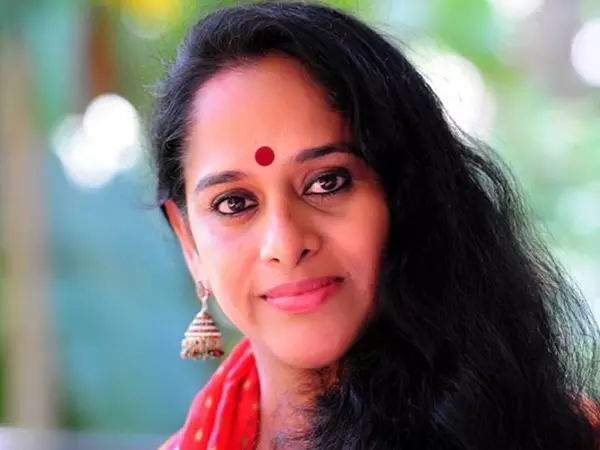 അമ്മയുമായി സഹകരിക്കാനില്ല; നിലപാട് വ്യക്തമാക്കി കൂടുതല് നടിമാര് രംഗത്ത് അമ്മയുമായി സഹകരിക്കാനില്ല; നിലപാട് വ്യക്തമാക്കി കൂടുതല് നടിമാര് രംഗത്ത്