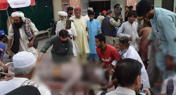 പാകിസ്ഥാനില്‍ തെരഞ്ഞെടുപ്പ് റാലിക്കിടെ സ്ഫോടനം; സ്ഥാനാര്‍ഥിയടക്കം 128 പേര്‍ മരിച്ചു