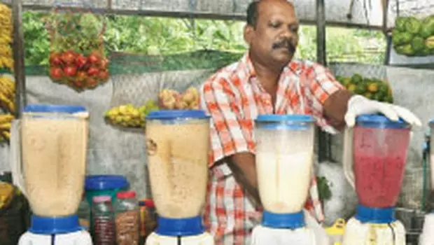 കനത്ത ചൂടില്‍ ആശ്രയമായി ജ്യൂസ് വില്‍പ്പനശാലകള്‍