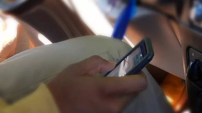 സൌദിയിലെ മൊബൈല് ഫോണ് സ്ഥാപനങ്ങളില് സ്വദേശിവത്കരണം ഊര്ജ്ജിതമാക്കുന്നു സൌദിയിലെ മൊബൈല് ഫോണ് സ്ഥാപനങ്ങളില് സ്വദേശിവത്കരണം ഊര്ജ്ജിതമാക്കുന്നു