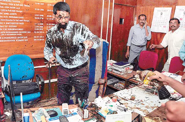 കരി ഓയില്‍ ഒഴിച്ച കെഎസ്‍യു പ്രവര്‍ത്തകരോട് കേശവേന്ദ്രകുമാര്‍ ക്ഷമിച്ചു