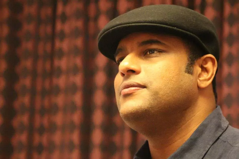 ഇരയോടൊപ്പം നിൽക്കുക, കളങ്കിതരല്ലാത്തവരെ ദ്രോഹിക്കാതിരിക്കുക; രാമലീലയ്ക്ക് പിന്തുണയുമായി മുരളി ഗോപി