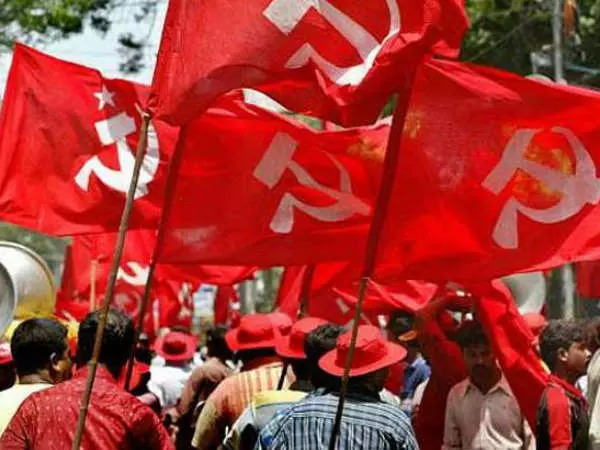 നിലമ്പൂരില് സിപിഎം പ്രവര്ത്തകരുടെ കൂട്ടരാജി നിലമ്പൂരില് സിപിഎം പ്രവര്ത്തകരുടെ കൂട്ടരാജി