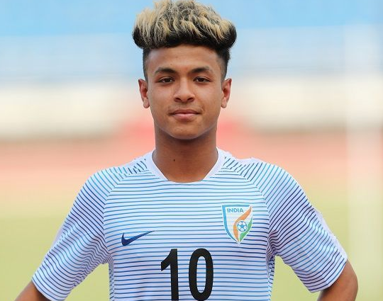 ഇന്ത്യന്‍ കൗമാരതാരം കോമള്‍ തട്ടലിന് പിന്നാലെ മാഞ്ചസ്റ്റര്‍ യുണൈറ്റഡ്