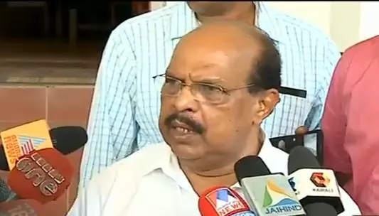 കരാറുകാരന്റെ അലംഭാവം; മന്ത്രിയുടെ ഇടപെടലില് റോഡ് ഗതാഗതയോഗ്യം കരാറുകാരന്റെ അലംഭാവം; മന്ത്രിയുടെ ഇടപെടലില് റോഡ് ഗതാഗതയോഗ്യം