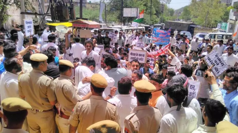 രാജസ്ഥാനില് മേല്ജാതിക്കാരായ ഹിന്ദുക്കളുടെ ഭീഷണി; മുസ്ലിംകള് ഗ്രാമം വിട്ടു രാജസ്ഥാനില് മേല്ജാതിക്കാരായ ഹിന്ദുക്കളുടെ ഭീഷണി; മുസ്ലിംകള് ഗ്രാമം വിട്ടു