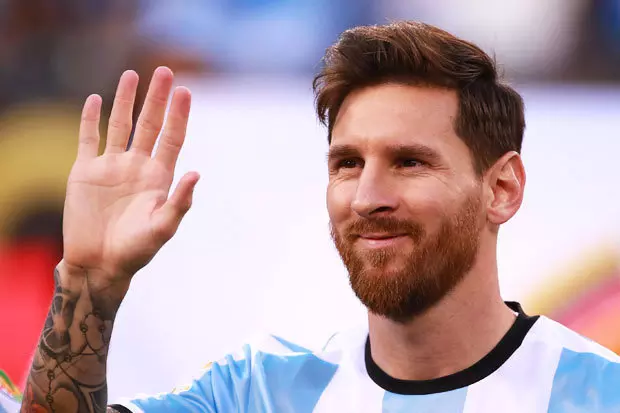 മെസിക്ക് ഹാട്രിക്ക്; അര്ജന്റീന ലോകകപ്പിന്, ചിലി പുറത്ത് മെസിക്ക് ഹാട്രിക്ക്; അര്ജന്റീന ലോകകപ്പിന്, ചിലി പുറത്ത്