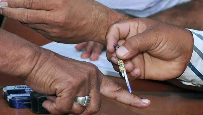 ഗുജറാത്തില് വോട്ടെടുപ്പ് ഡിസംബര് 9, 14 തിയ്യതികളില് ഗുജറാത്തില് വോട്ടെടുപ്പ് ഡിസംബര് 9, 14 തിയ്യതികളില്