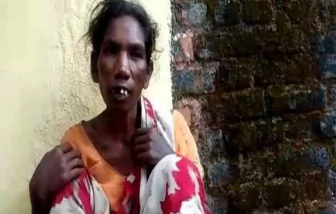 ഗ്രാമത്തിന് നാണക്കേടുണ്ടാക്കി; പട്ടിണി കിടന്ന് മരിച്ച പെണ്‍കുട്ടിയുടെ അമ്മയെ ഗ്രാമീണര്‍ അടിച്ചോടിച്ചു