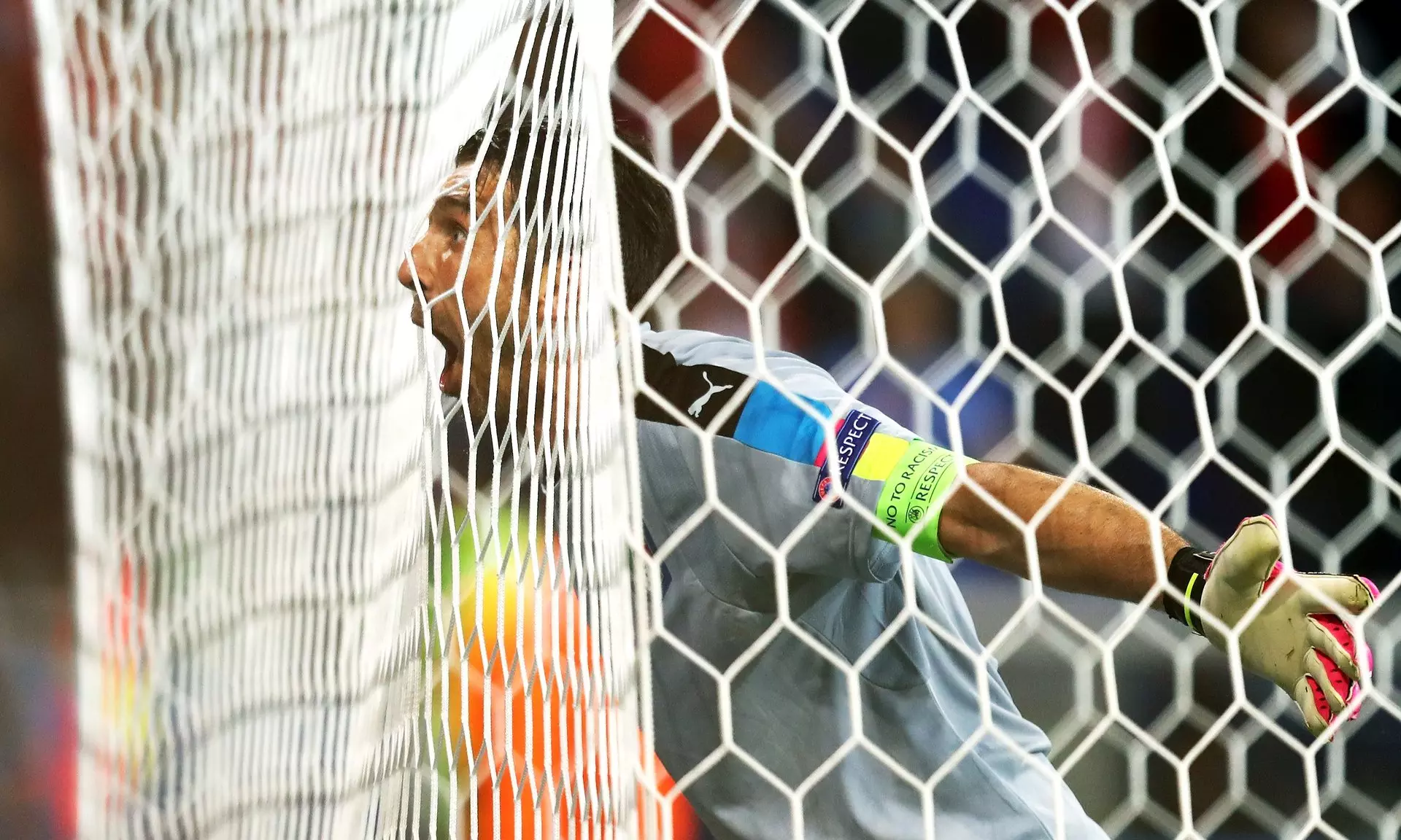 അസൂറികൾ  പൊരുതി നേടിയ വിജയം