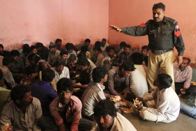 സമുദ്രാതിര്‍ത്തി ലംഘിച്ചു; 59 ഇന്ത്യന്‍ മത്സ്യബന്ധന തൊഴിലാളികളെ പാക് തീരസേന അറസ്റ്റ് ചെയ്തു