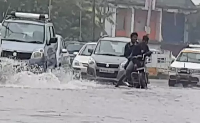 ചെന്നൈയില്‍ കനത്ത മഴ; അഞ്ച് മരണം