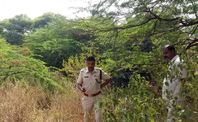 കൂട്ടബലാത്സംഗം സിനിമാക്കഥയെന്ന് തള്ളി പൊലീസ്; അക്രമികളെ പെണ്‍കുട്ടിയുടെ കുടുംബം പിടികൂടി സ്റ്റേഷനിലെത്തിച്ചു