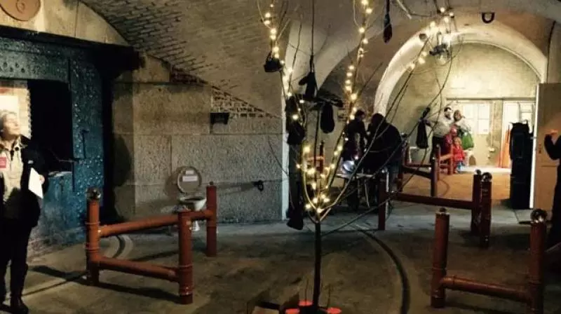 മനുഷ്യന്റെയും മൃഗങ്ങളുടെയും വിസര്‍ജ്ജ്യങ്ങളുമായി ഒരു മ്യൂസിയം