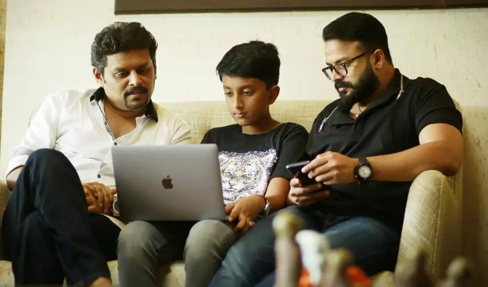 മകന്റെ ഹ്രസ്വചിത്രം പ്രേക്ഷകര്ക്ക് സമര്പ്പിച്ച് ജയസൂര്യ മകന്റെ ഹ്രസ്വചിത്രം പ്രേക്ഷകര്ക്ക് സമര്പ്പിച്ച് ജയസൂര്യ