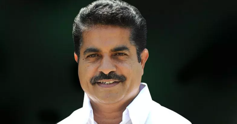 മിച്ചഭൂമി വിവാദം: അടൂര്‍ പ്രകാശിനെതിരായ വിജിലന്‍സ് കേസില്‍ സ്റ്റേ ഇല്ല