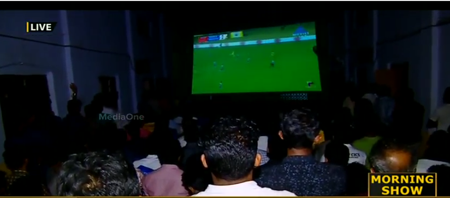 ബ്ലാസ്റ്റേഴ്സിന്റെ കളി കാണുന്നതിനായി ബിഗ് സ്ക്രീനില്‍ സൌകര്യമൊരുക്കി നൈനാംവളപ്പുകാര്‍