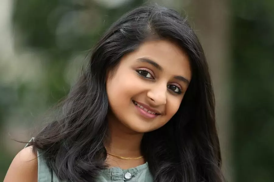 ഓള് ലൂടെ എസ്തേര് നായികയാകുന്നു, നായകന് ഷെയ്ന് നിഗം ഓള് ലൂടെ എസ്തേര് നായികയാകുന്നു, നായകന് ഷെയ്ന് നിഗം