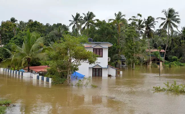 വെള്ളം ഇറങ്ങിയ വീട്ടിലേക്ക് കയറുന്നവര്‍ ശ്രദ്ധിക്കുക.. 