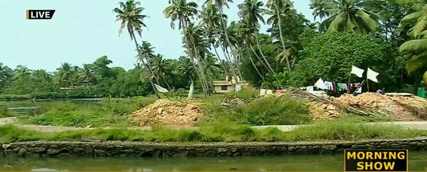 അമൃതാനന്ദമയിയുടെ സഹോദരങ്ങള് നിയമം ലംഘിച്ച് തണ്ണീര്ത്തടം നികത്തുന്നു അമൃതാനന്ദമയിയുടെ സഹോദരങ്ങള് നിയമം ലംഘിച്ച് തണ്ണീര്ത്തടം നികത്തുന്നു