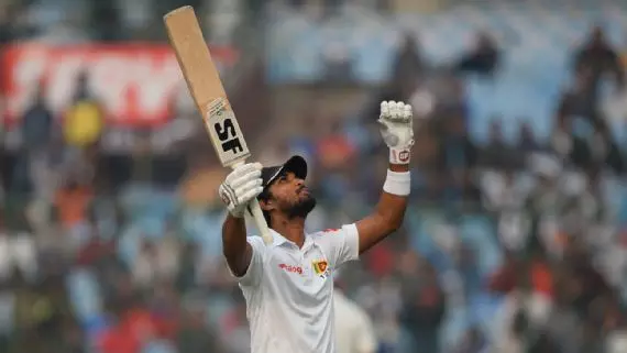 ശ്രീലങ്കയുടെ ഒന്നാം ഇന്നിങ്സ് 373 റണ്സിന് അവസാനിച്ചു ശ്രീലങ്കയുടെ ഒന്നാം ഇന്നിങ്സ് 373 റണ്സിന് അവസാനിച്ചു