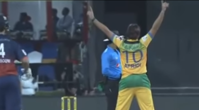 അഫ്രീദിക്ക് ഹാട്രിക്: സെവാഗ് ആദ്യ പന്തില്‍ പുറത്ത്