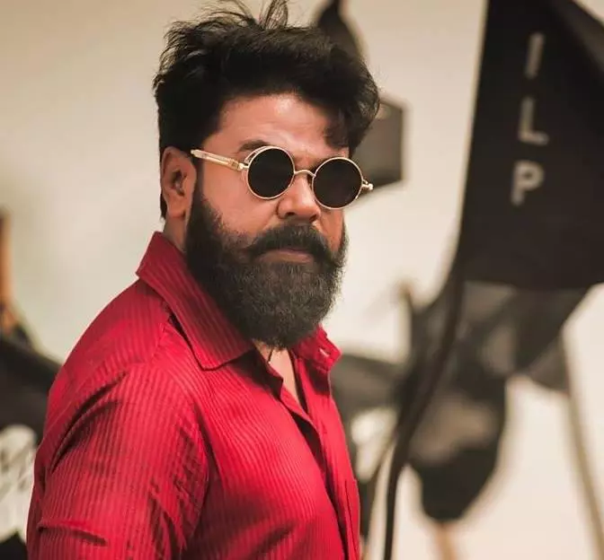 ഇത് രണ്ടാം ജന്മത്തിലെ ആദ്യ വേദി; കമ്മാരസംഭവം ഓഡിയോ ലോഞ്ചില് വികാരധീനനായി ദിലീപ് ഇത് രണ്ടാം ജന്മത്തിലെ ആദ്യ വേദി; കമ്മാരസംഭവം ഓഡിയോ ലോഞ്ചില് വികാരധീനനായി ദിലീപ്